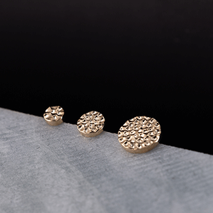 Hammered solid gold disk insert by alchemy adornment