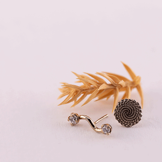 sunflower gold end piece for earlobe piercing sold at vancouvers best piercing shop